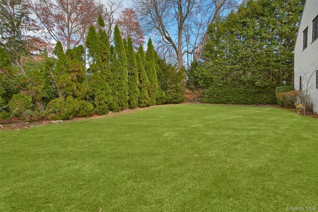 216 Hartsdale Avenue, White Plains, NY 10606