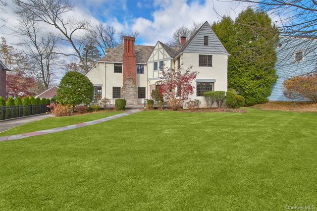 216 Hartsdale Avenue, White Plains, NY 10606