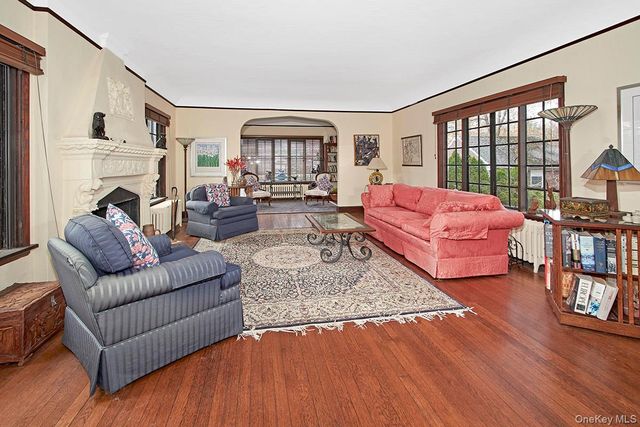 216 Hartsdale Avenue, White Plains, NY 10606