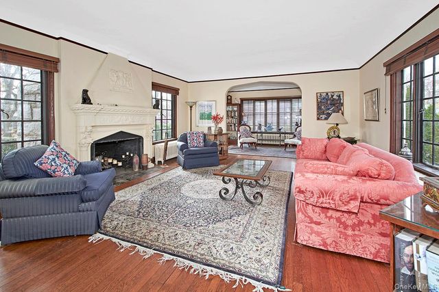 216 Hartsdale Avenue, White Plains, NY 10606