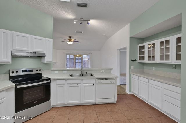 7418 PLANTATION CLUB Drive, Jacksonville, FL 32244