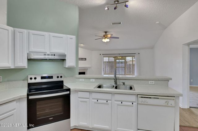 7418 PLANTATION CLUB Drive, Jacksonville, FL 32244