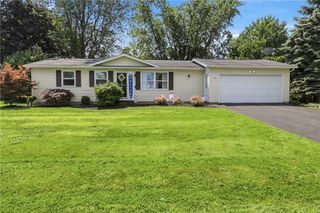 108 Long Wood Dr Drive, Greece, NY 14612