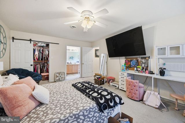 11876 POLAND CT, Remington, VA 22734
