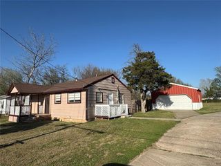 1802 N Douglas Boulevard, Oklahoma City, OK 73141