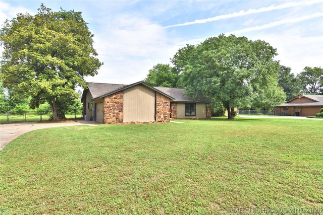 134 Spunky Creek Drive, Catoosa, OK 74015