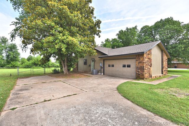 134 Spunky Creek Drive, Catoosa, OK 74015