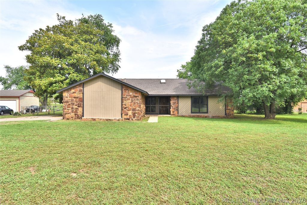134 Spunky Creek Drive, Catoosa, OK 74015