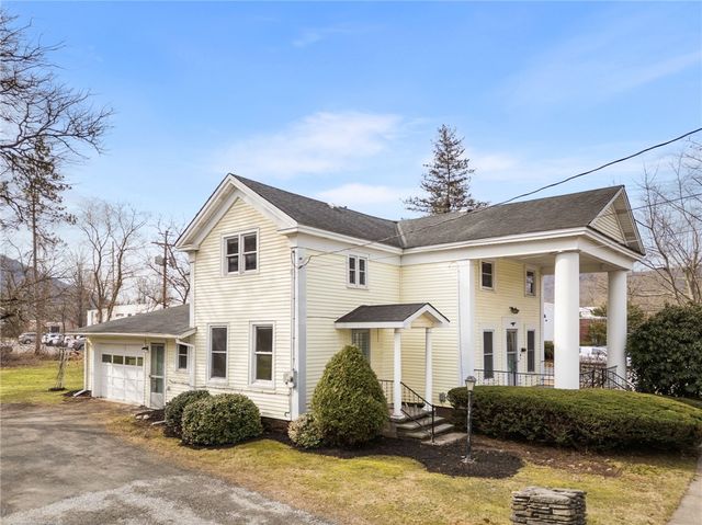 26 Laurel Bank Avenue, Deposit, NY 13754