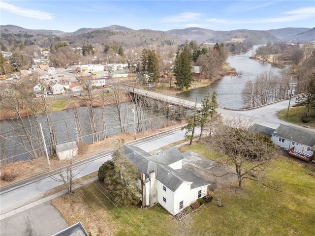26 Laurel Bank Avenue, Deposit, NY 13754