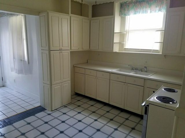 840 Superior Boulevard, Wyandotte City, MI 48192