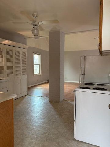 840 Superior Boulevard, Wyandotte City, MI 48192
