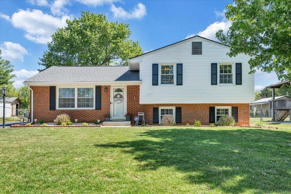 6339 Greenway DR, Roanoke, VA 24019
