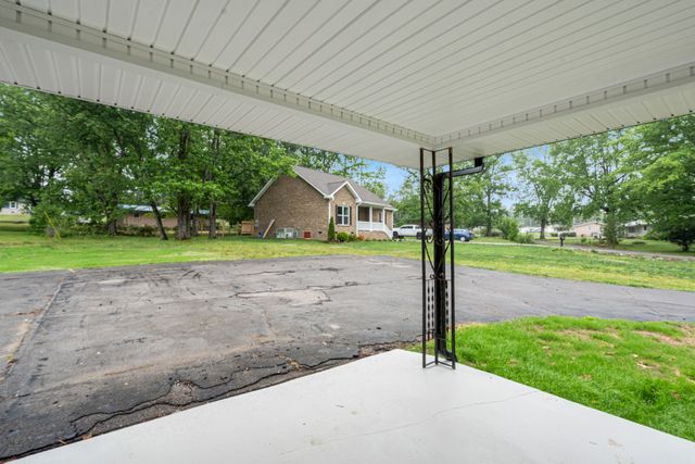 113 Brook St, Mc Ewen, TN 37101