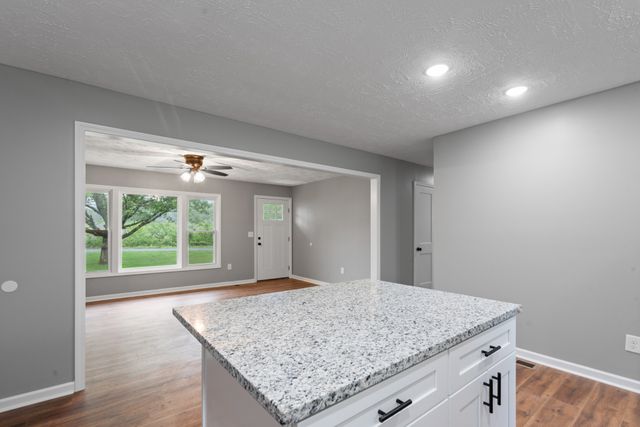 113 Brook St, Mc Ewen, TN 37101