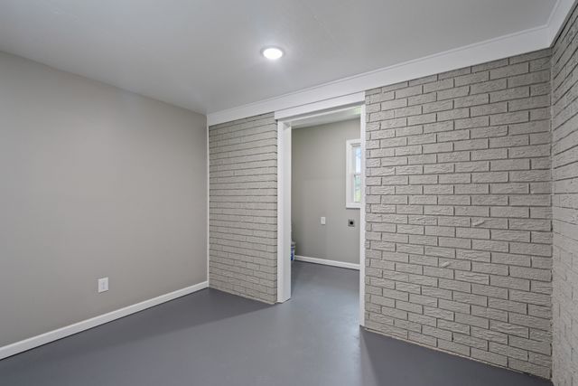 113 Brook St, Mc Ewen, TN 37101