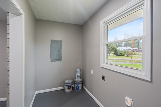 113 Brook St, Mc Ewen, TN 37101