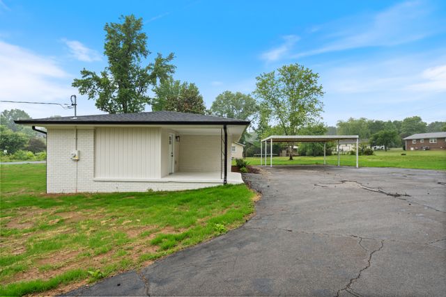 113 Brook St, Mc Ewen, TN 37101