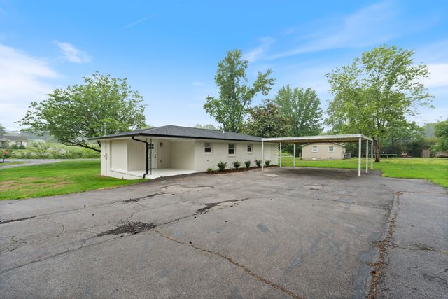 113 Brook St, Mc Ewen, TN 37101