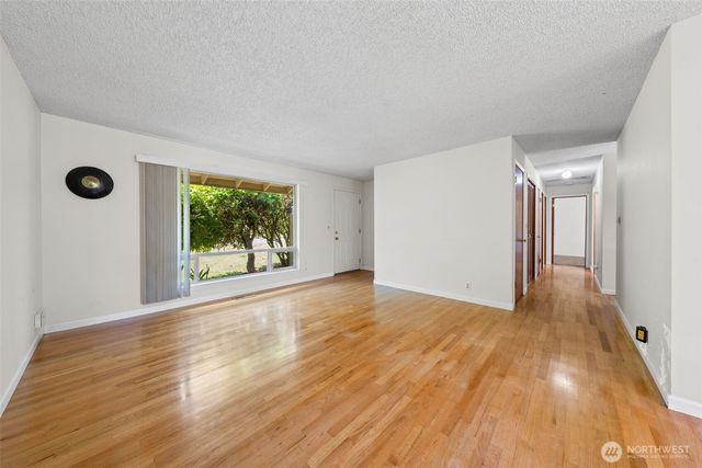18314 44th Avenue S, Seatac, WA 98188