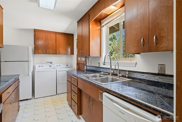 18314 44th Avenue S, Seatac, WA 98188