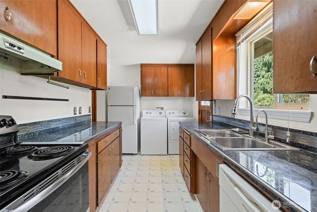 18314 44th Avenue S, Seatac, WA 98188