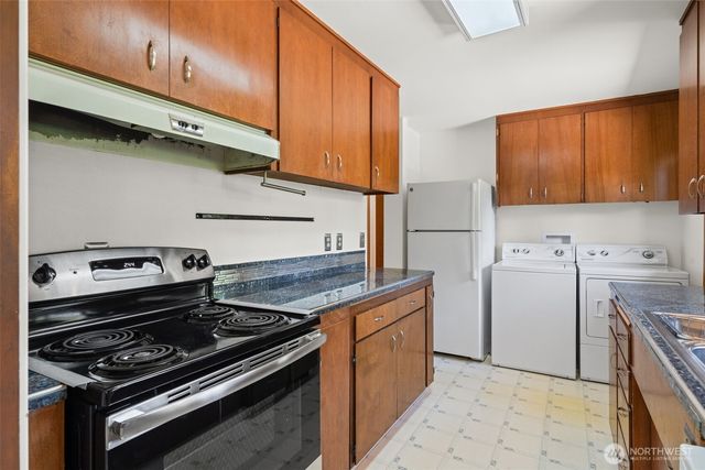 18314 44th Avenue S, Seatac, WA 98188
