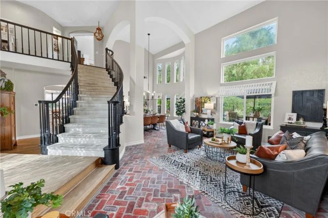 21352 Silvertree Lane, Rancho Santa Margarita, CA 92679