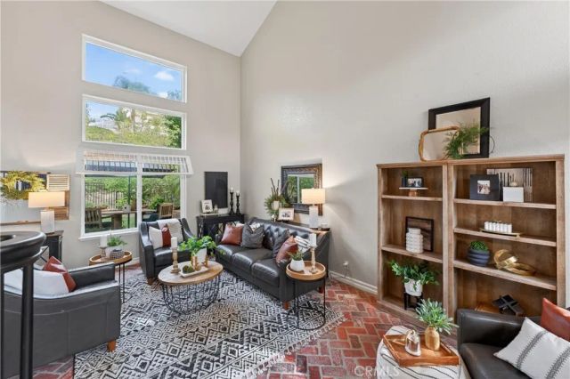 21352 Silvertree Lane, Rancho Santa Margarita, CA 92679