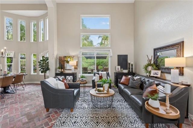 21352 Silvertree Lane, Rancho Santa Margarita, CA 92679