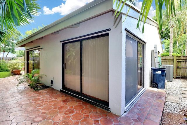 9220 SW 78th Ct, Miami, FL 33156