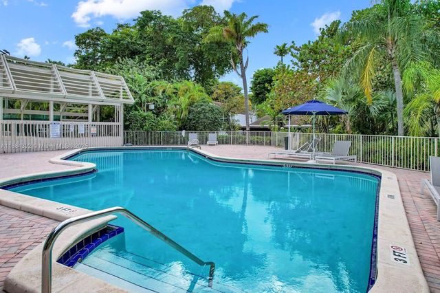 9220 SW 78th Ct, Miami, FL 33156