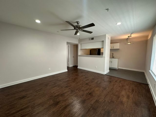 5408 Reiger Avenue 203, Dallas, TX 75214