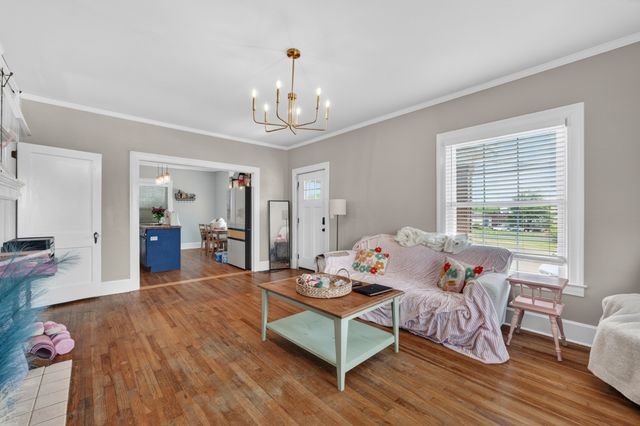 218 N 3rd St, Pulaski, TN 38478