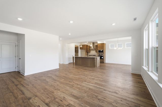 345 Patana, White House, TN 37188