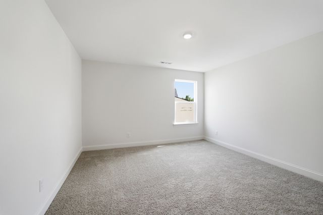 345 Patana, White House, TN 37188