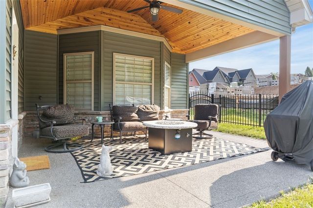 113 Hemingway Ln, Kennedy Twp, PA 15108