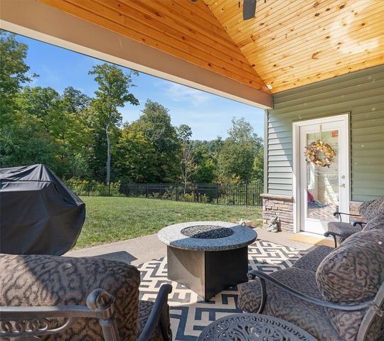 113 Hemingway Ln, Kennedy Twp, PA 15108