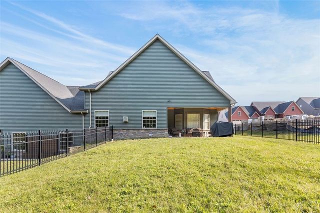 113 Hemingway Ln, Kennedy Twp, PA 15108