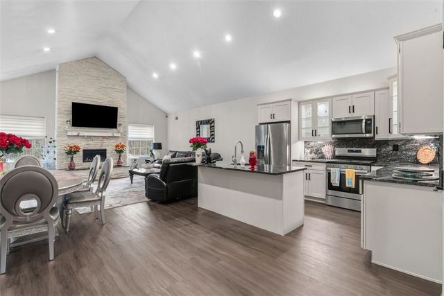 113 Hemingway Ln, Kennedy Twp, PA 15108