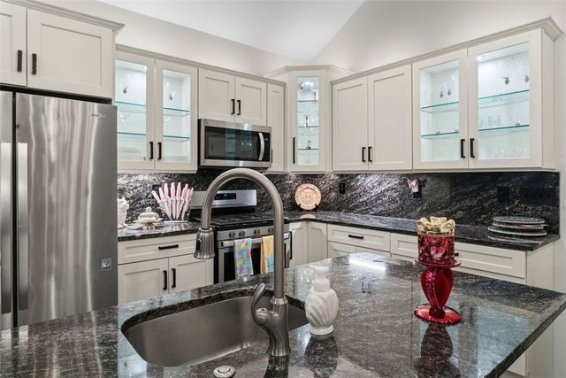 113 Hemingway Ln, Kennedy Twp, PA 15108