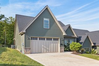 113 Hemingway Ln, Kennedy Twp, PA 15108