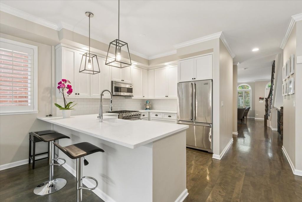 2332 W Dickens Avenue, Chicago, IL 60647 — photo 4