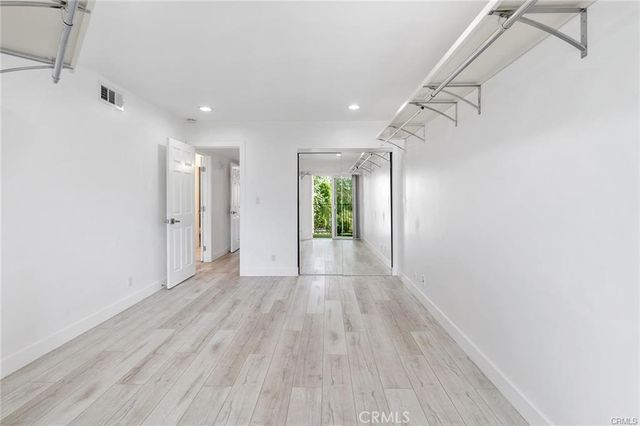 23401 Park Sorrento 34, Calabasas, CA 91302