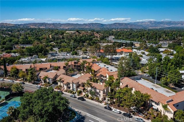23401 Park Sorrento 34, Calabasas, CA 91302