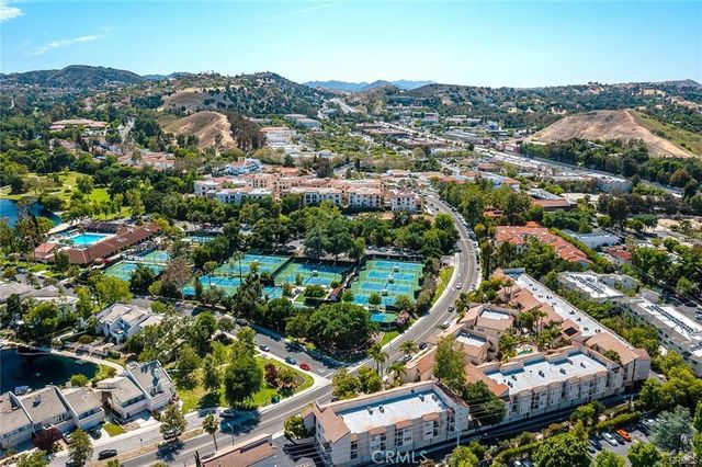 23401 Park Sorrento 34, Calabasas, CA 91302