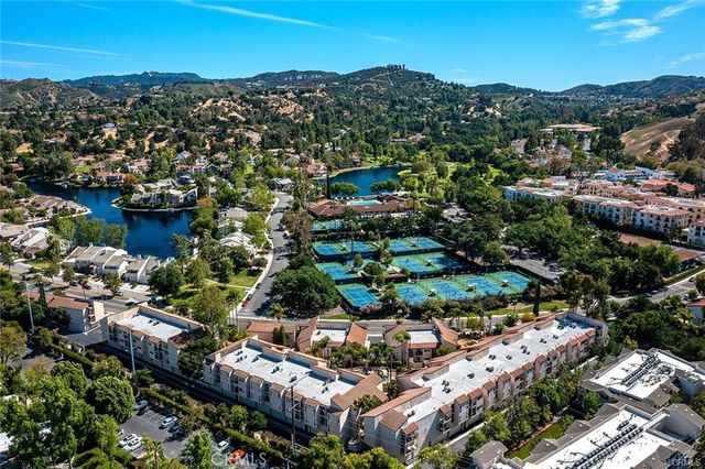 23401 Park Sorrento 34, Calabasas, CA 91302