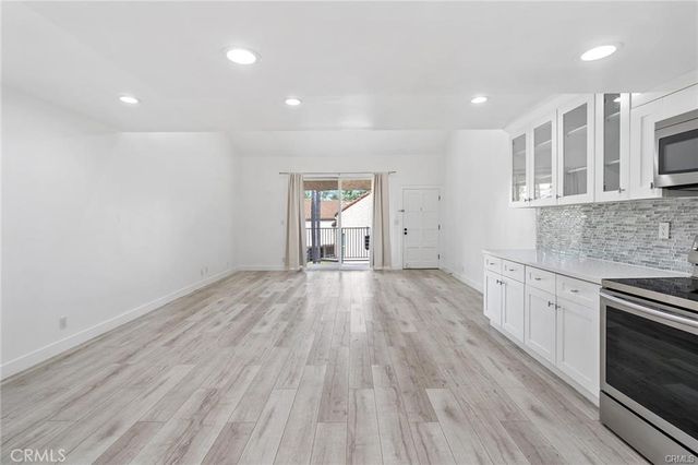 23401 Park Sorrento 34, Calabasas, CA 91302