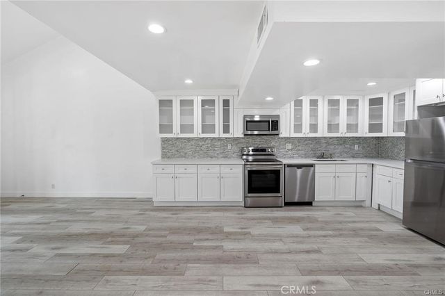 23401 Park Sorrento 34, Calabasas, CA 91302