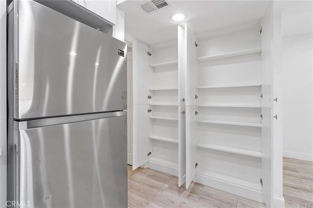 23401 Park Sorrento 34, Calabasas, CA 91302